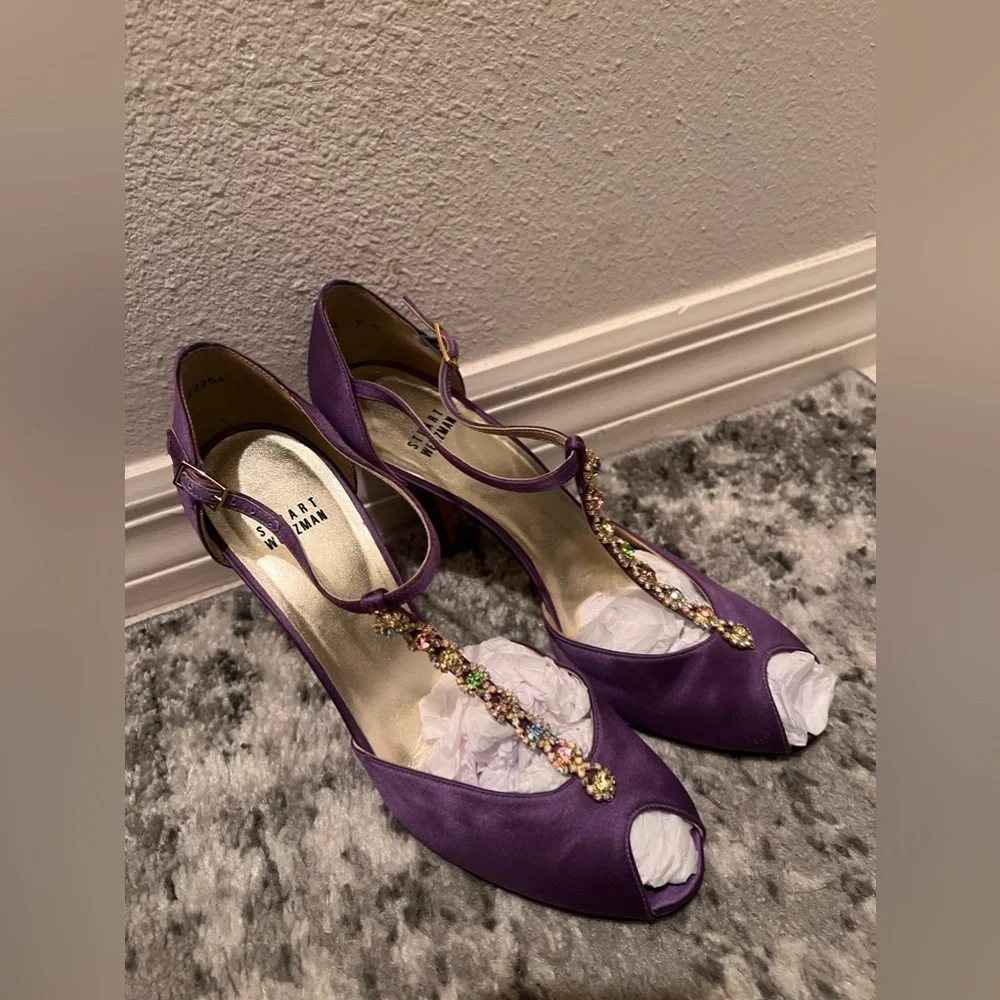 Stuart Weitzman Plum Satin Fabulosity Pumps. Size 8 - Picture 5 of 14